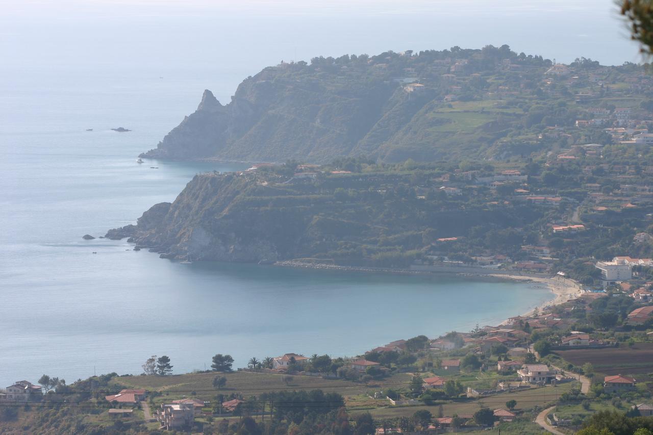 A Turri Hotel Capo Vaticano Exterior photo